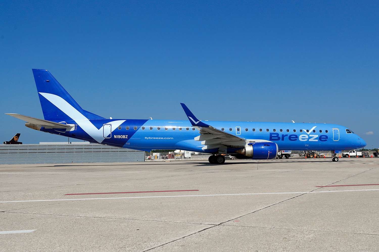 Breeze Airways Launches Nonstop Flights from Manchester-Boston Regional Airport