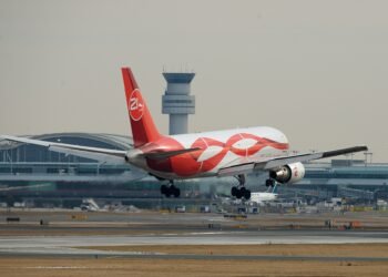 21 Air Boeing 767-241ER(BSF) N999YV (24616677632)