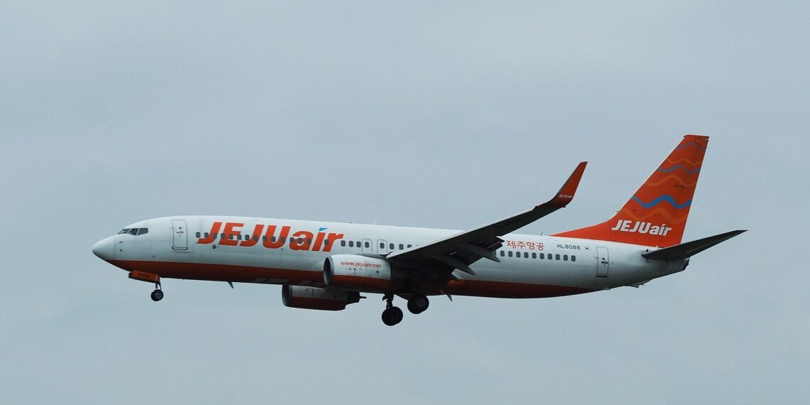 7C108 CJU - GMP Jeju Air B737-800 HL8088 1