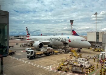 American Airlines Boeing 787-9 at London Heathrow