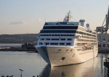 Azamara Journey docking