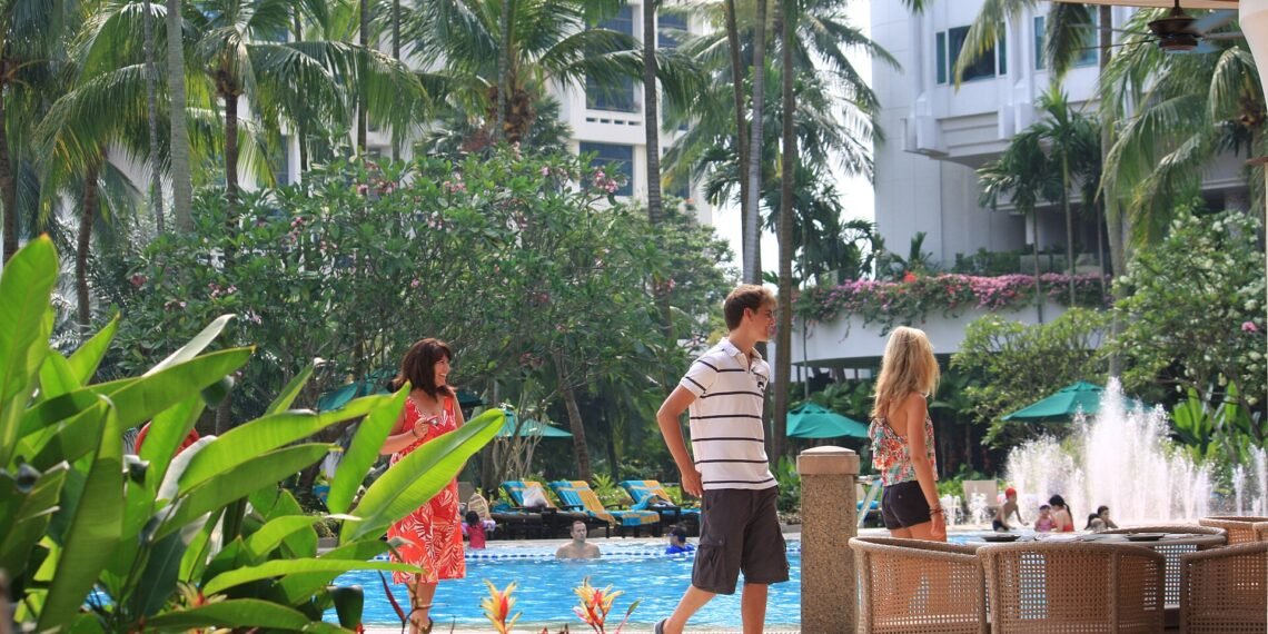 Pool at the Shangri-La Hotel Singapore