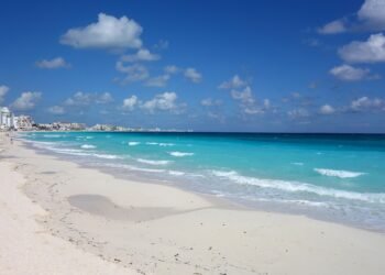 Beach in the Cancun hotel zone