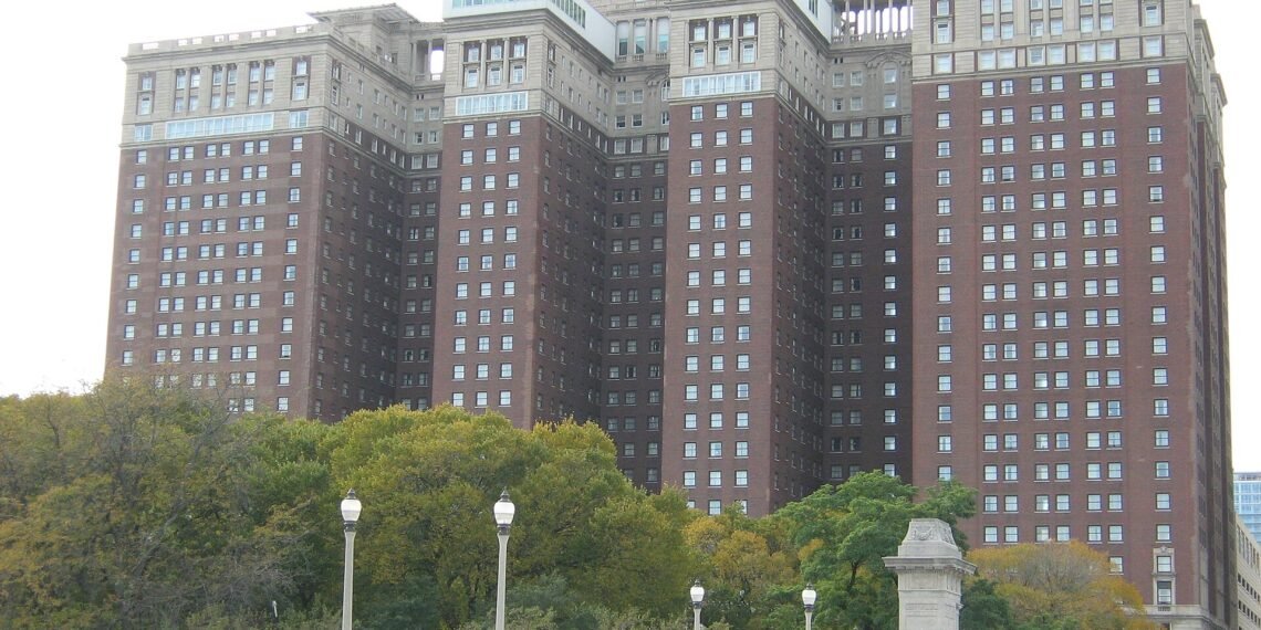 Hilton Chicago hotel exterior