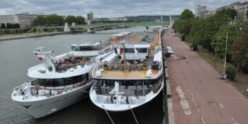 Cruisers river ships in Rouen, 2019 (2)