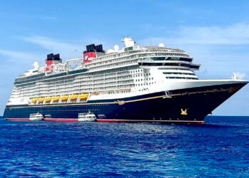 Disney Treasure schip (cropped)