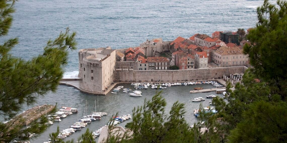 Dubrovnik Old Town Harbour (4058350239)