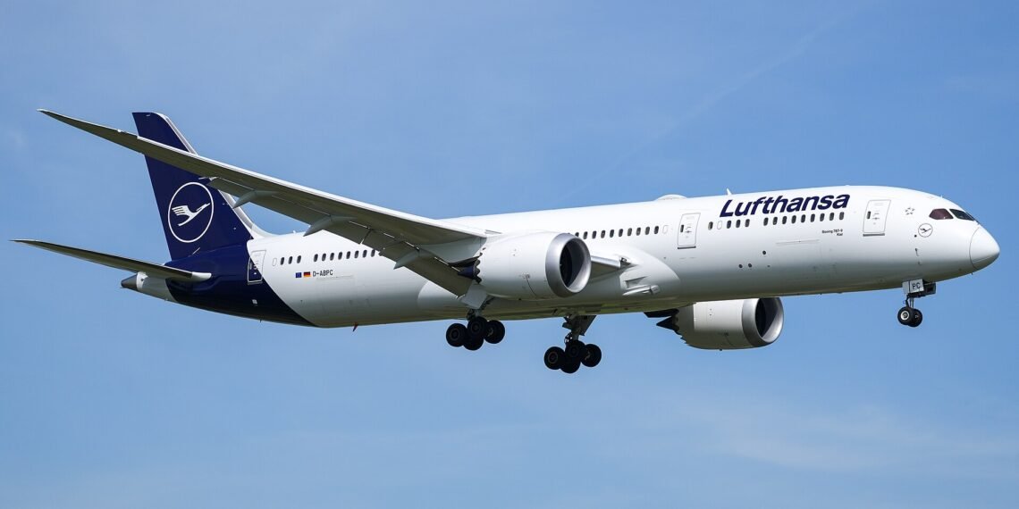 Lufthansa Boeing 787-9 Dreamliner at Frankfurt Airport