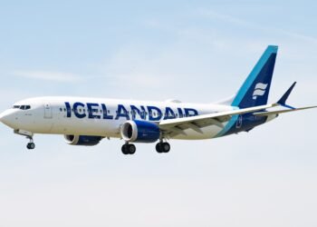 Icelandair Boeing 737-8 MAX