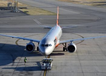 Jetstar Airbus A321neo VH-OYF Perth 2025 (02)