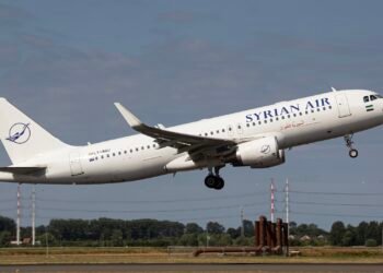 Syrian Air Airbus A320 in its earlier livery