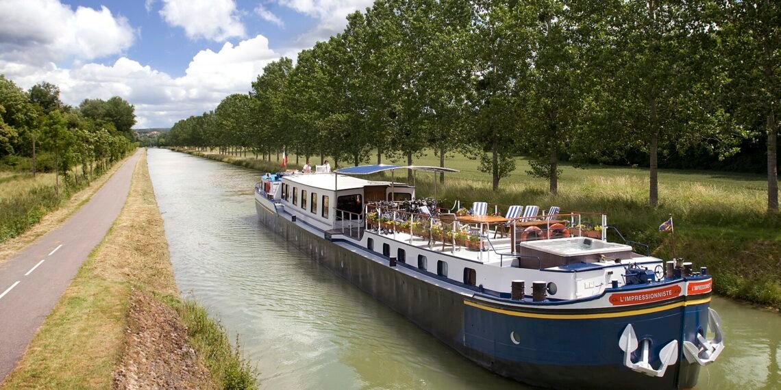 European Waterways hotel barge L'Impressionniste
