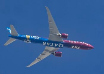 Qatar Airways Boeing 777-300ER in flight