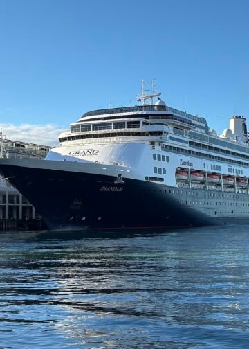 Zaandam in Auckland PA01