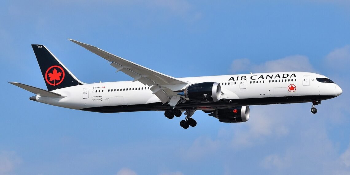 Air Canada Boeing 787-9 Dreamliner C-FVND approaching Newark Airport