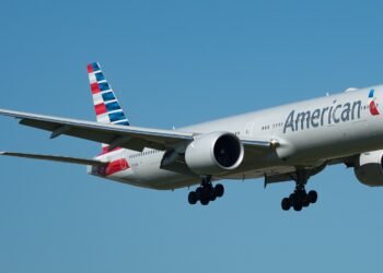 American Airlines Boeing 777-300ER (cropped)