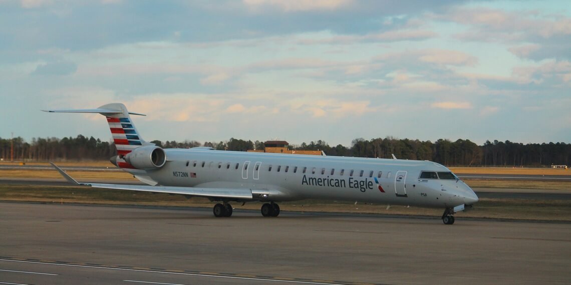 American Eagle Bombardier CRJ900 N572NN operated by PSA Airlines taxiing at Richmond International Airport