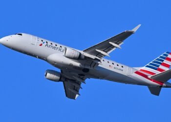 American Eagle Embraer 170 N654RW departing Boston July 2026