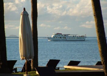Captain Cook Cruises Fiji (3696462635)