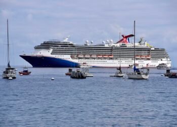 Carnival Cruise Line ship Carnival Miracle