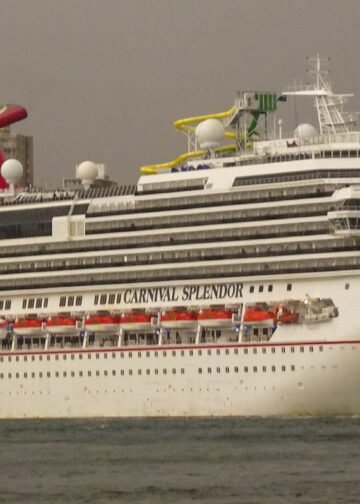 Cruise Ship Carnival Splendor Departing (52869101392) (cropped)