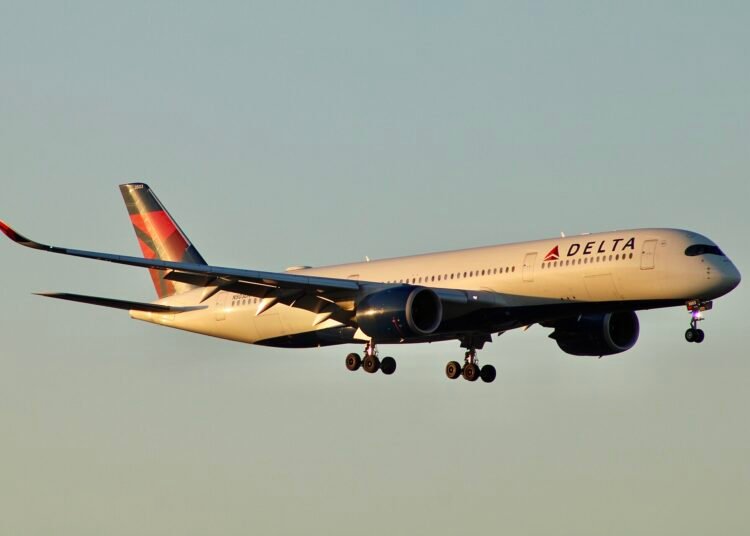 Delta Air Lines Airbus A350-900 N503DN landing on runway 8L at Atlanta Hartsfield-Jackson International Airport