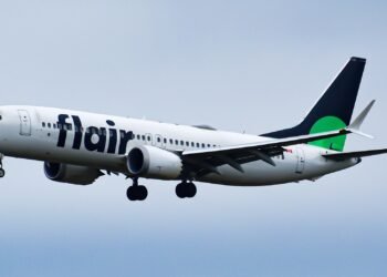 Flair 737-8 MAX C-FLBG @YYZ