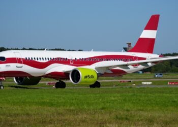 Hannover Airport airBaltic Airbus A220-371 YL-ABN (DSC08172)