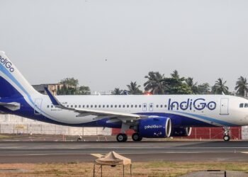 IndiGo Airbus A320neo VT-IJB in IndiGo livery at Mumbai