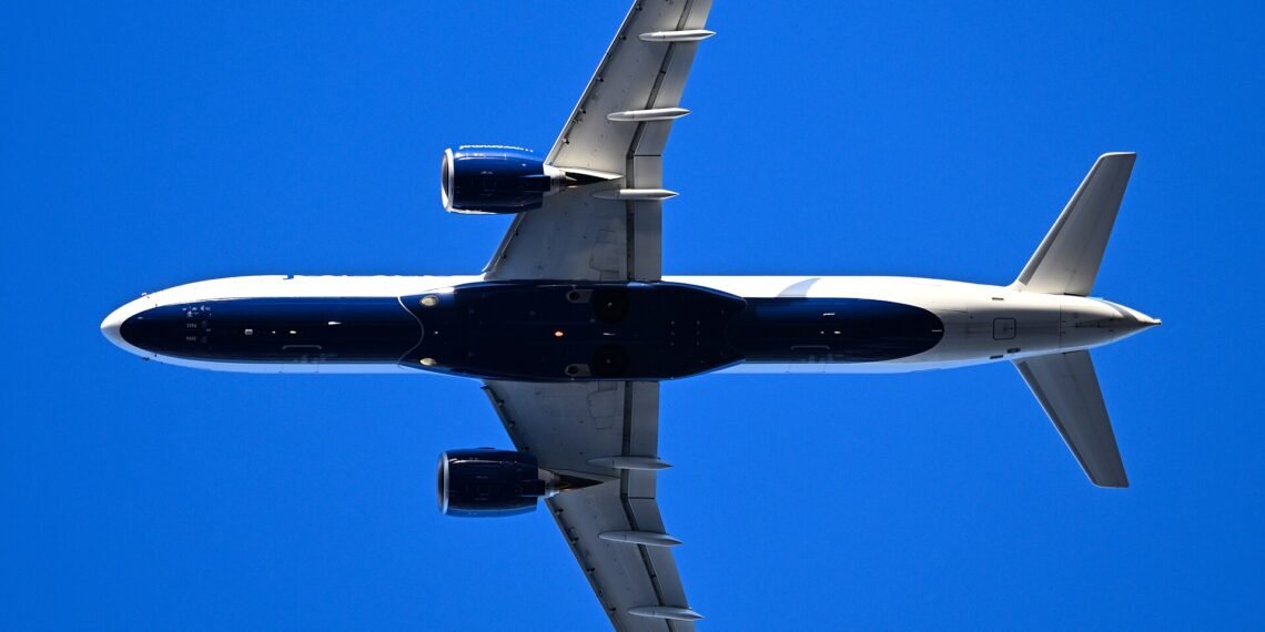 JetBlue Airbus A220-300 N3196J planform view