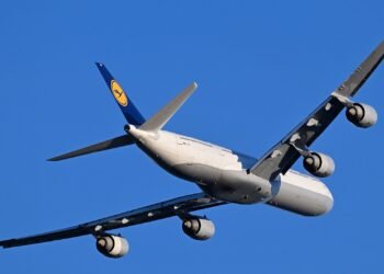 Lufthansa Airbus A340-600 D-AIHU climbing out of Boston