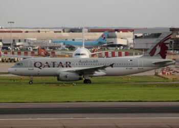 Qatar Airways Airbus A320 (A7-ADE) @ LHR, 2017-09-01