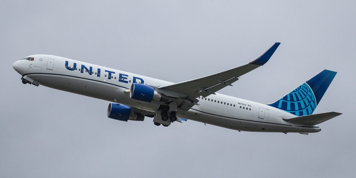 United Airlines Boeing 767-300ER N676UA at London Heathrow